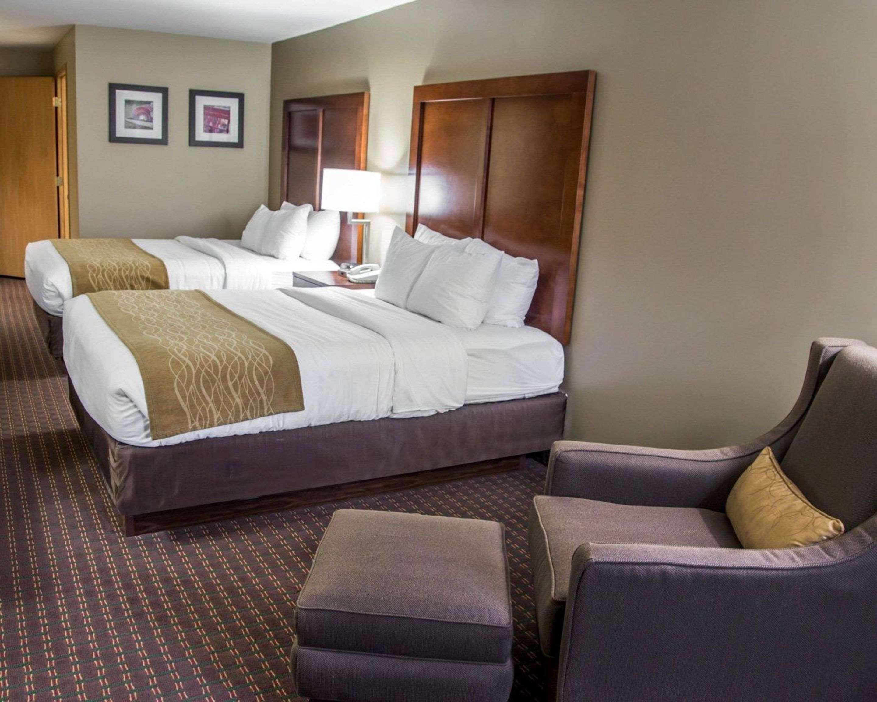 Comfort Inn & Suites Riverview Near Davenport And I-80 Le Claire Extérieur photo