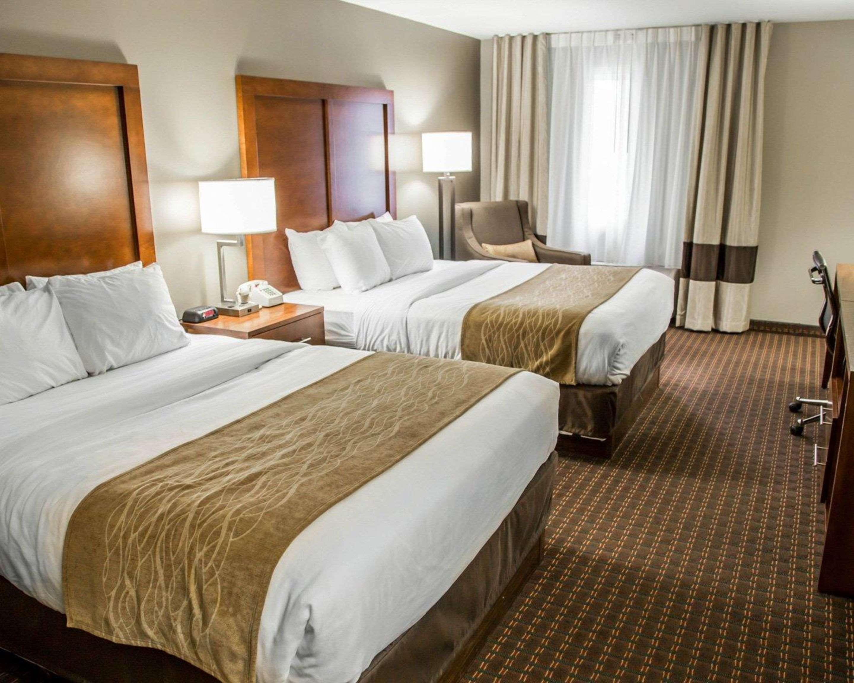 Comfort Inn & Suites Riverview Near Davenport And I-80 Le Claire Extérieur photo