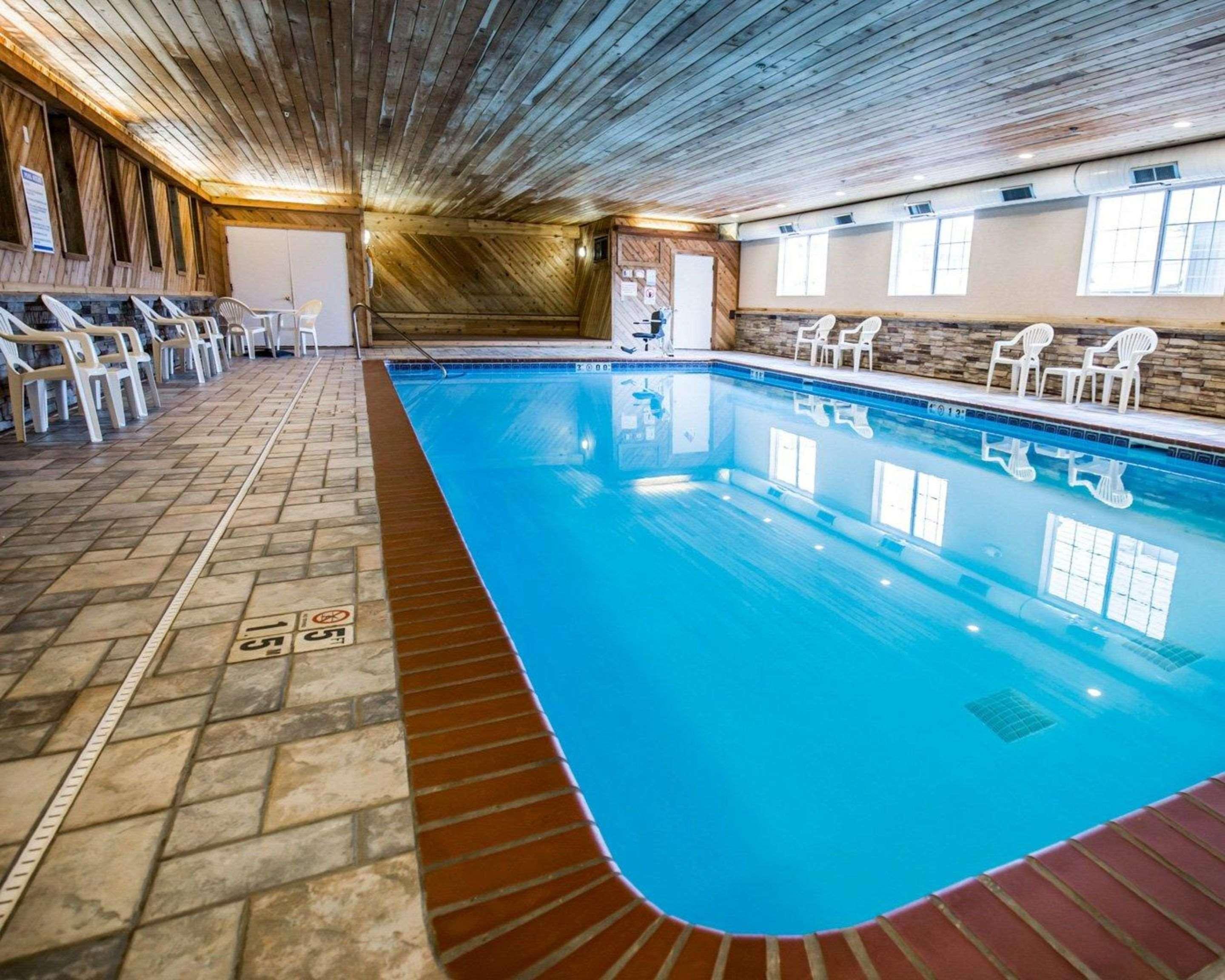 Comfort Inn & Suites Riverview Near Davenport And I-80 Le Claire Extérieur photo