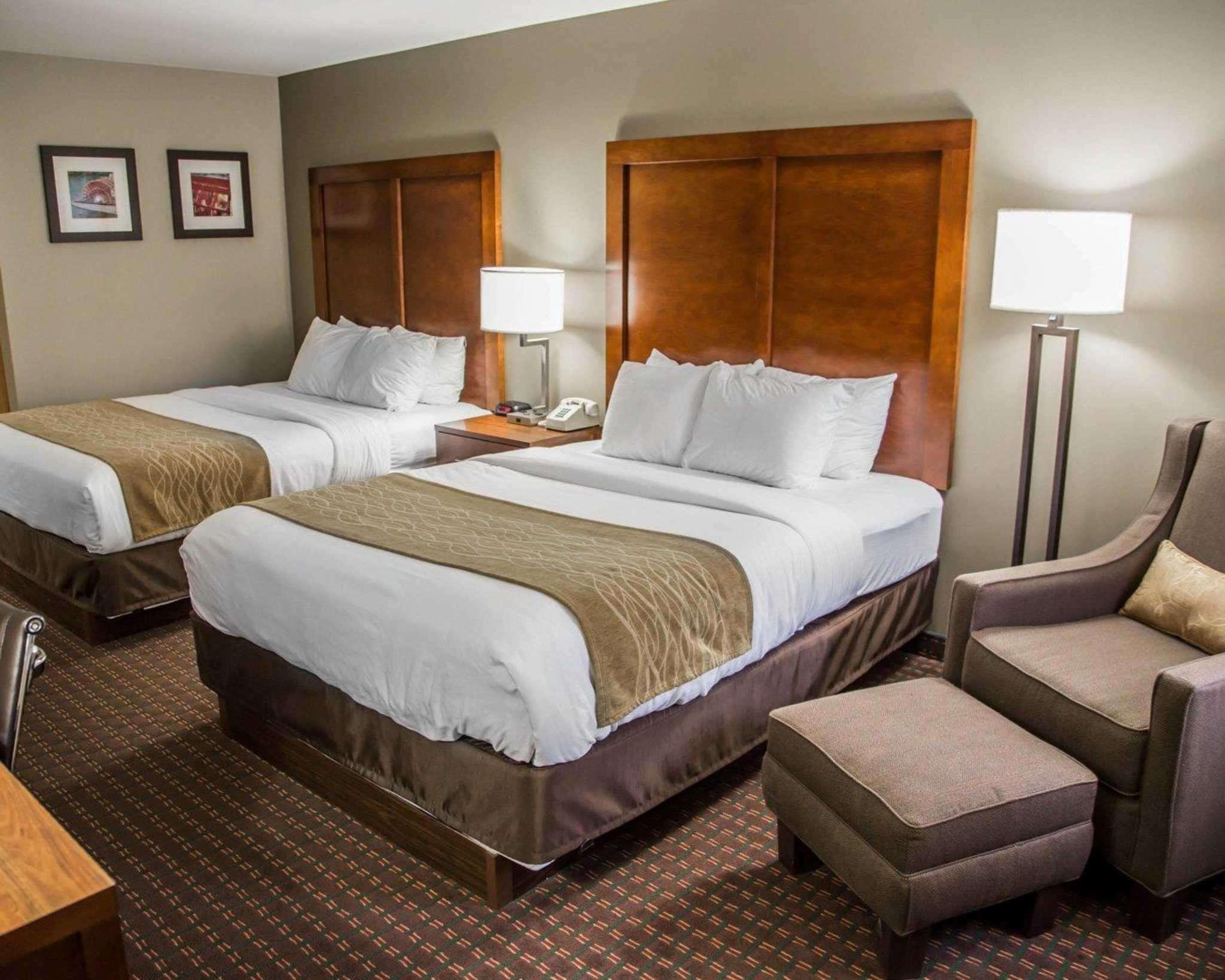 Comfort Inn & Suites Riverview Near Davenport And I-80 Le Claire Extérieur photo