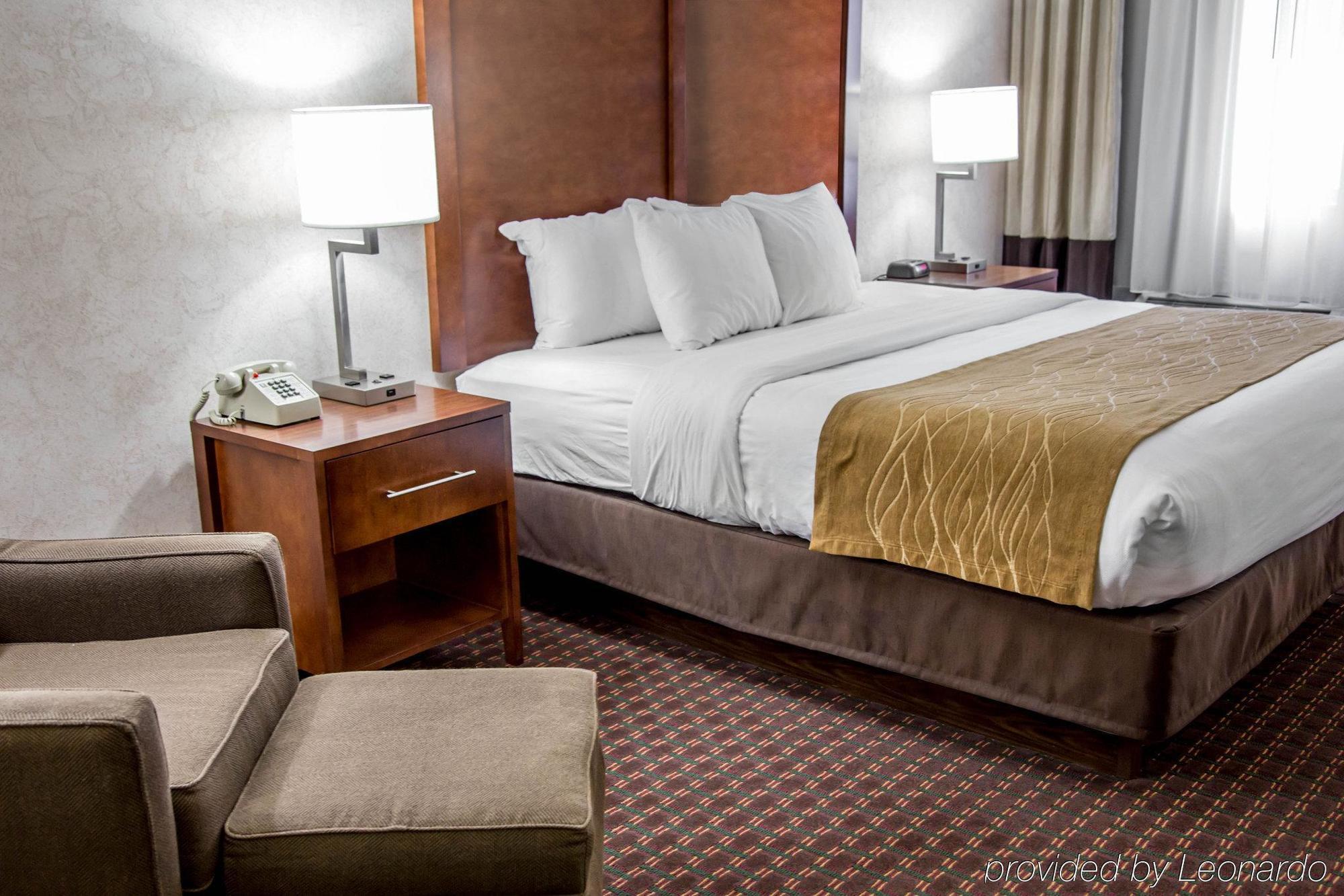 Comfort Inn & Suites Riverview Near Davenport And I-80 Le Claire Extérieur photo