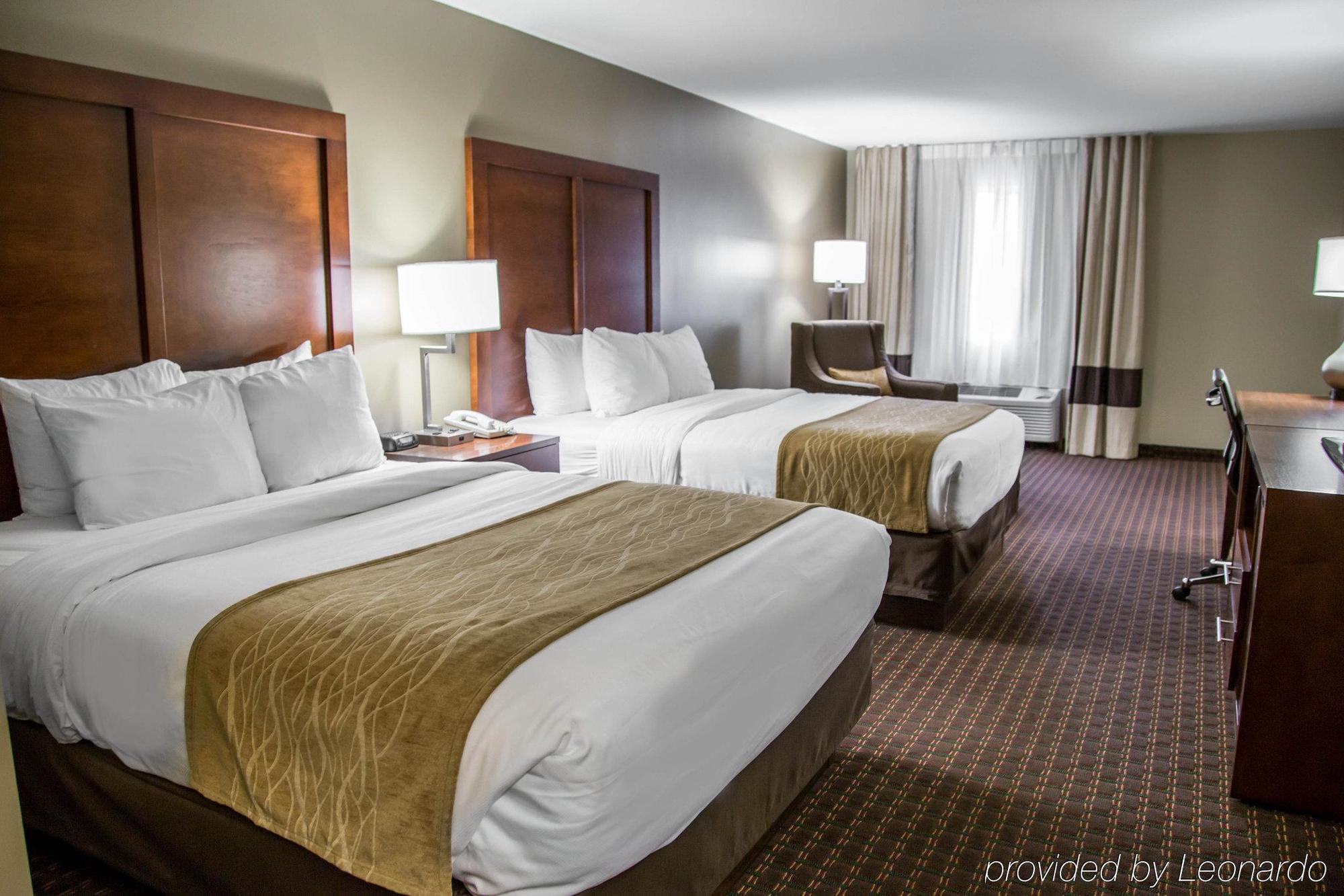 Comfort Inn & Suites Riverview Near Davenport And I-80 Le Claire Extérieur photo