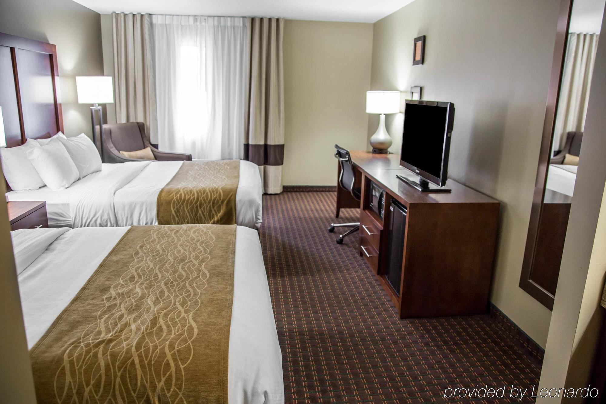 Comfort Inn & Suites Riverview Near Davenport And I-80 Le Claire Extérieur photo