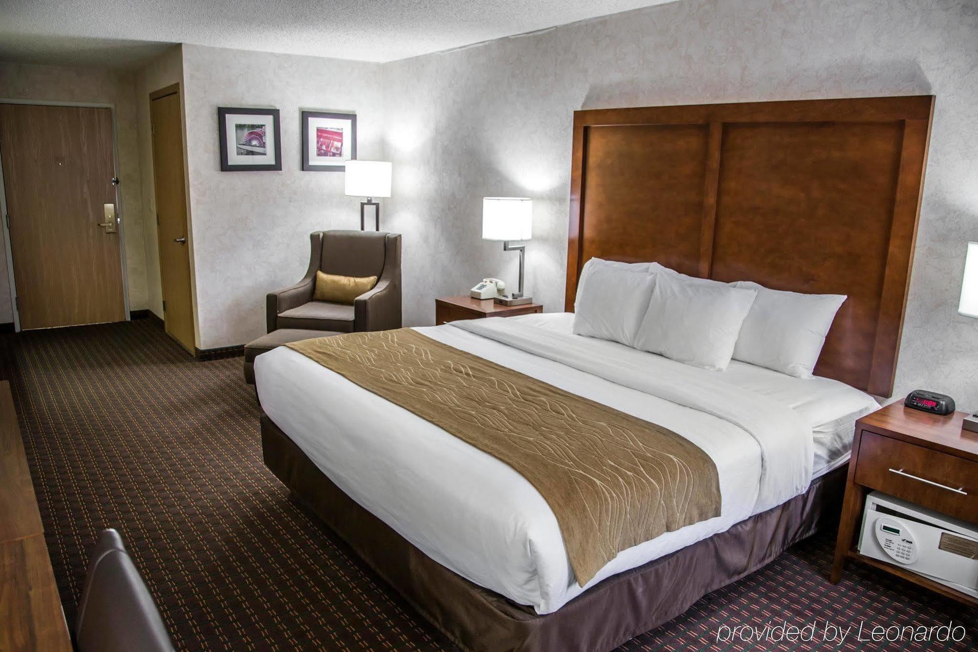 Comfort Inn & Suites Riverview Near Davenport And I-80 Le Claire Extérieur photo