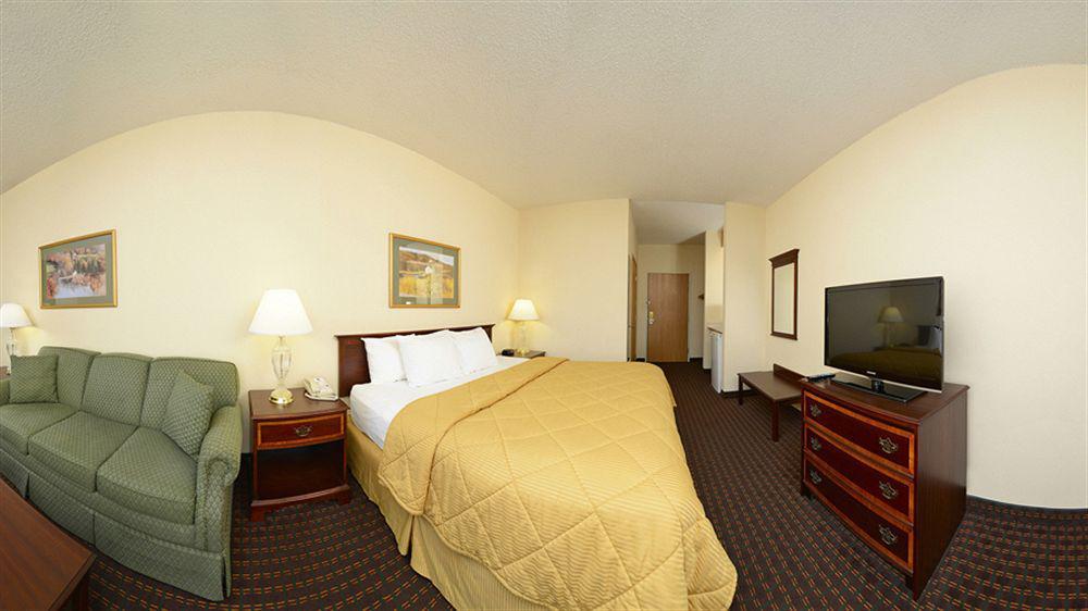 Comfort Inn & Suites Riverview Near Davenport And I-80 Le Claire Extérieur photo